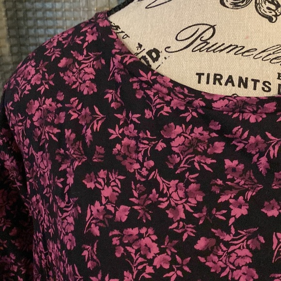 Top - Picture 2 of 3